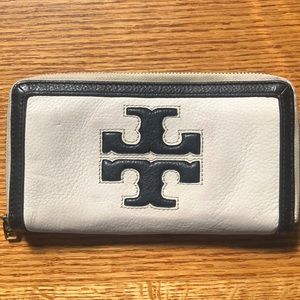 Tory Burch wallet